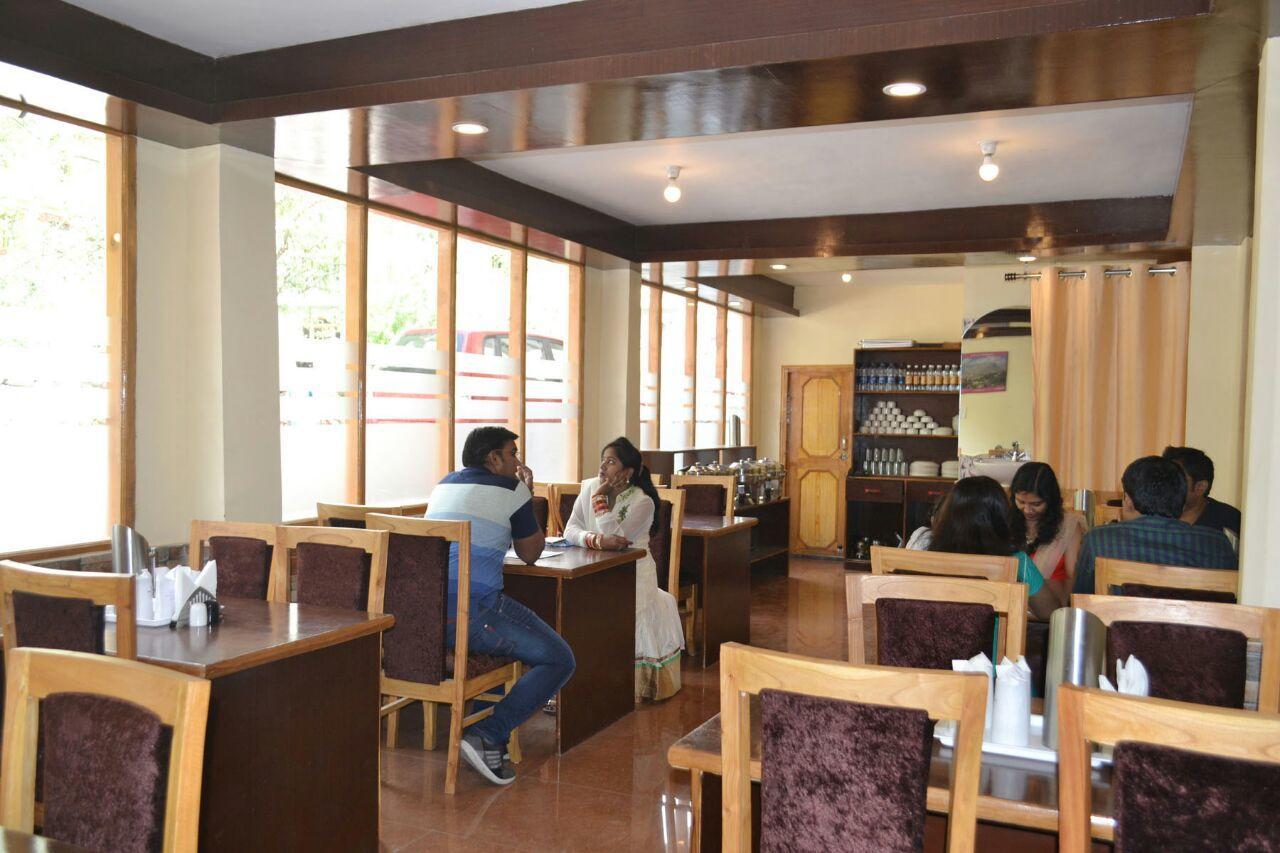 Hotel Tridev Manali - Manali (Himachal Pradesh) — Photos 1